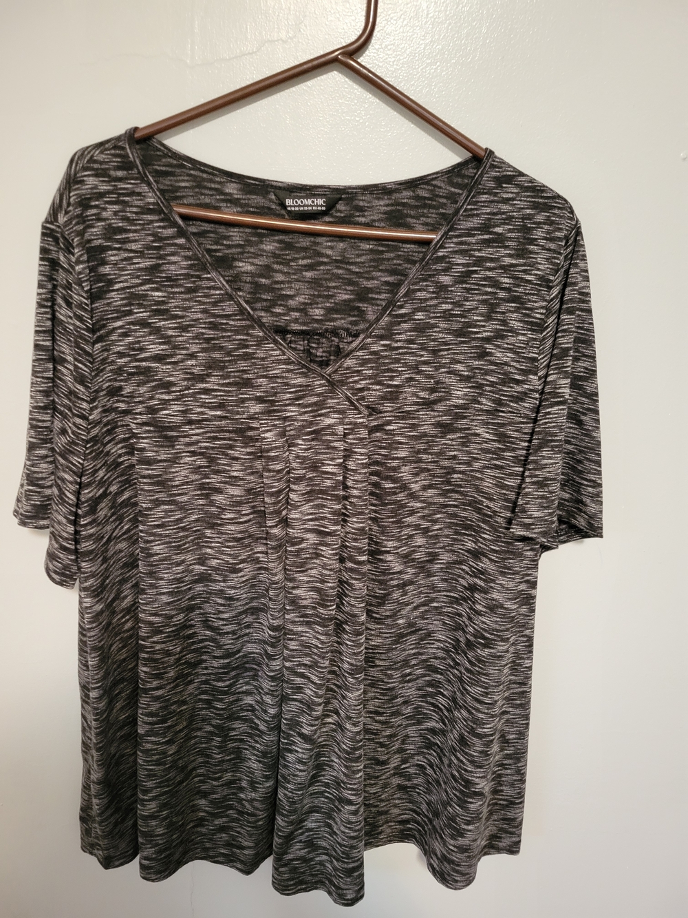 Bloom Chic Heathered Gray/Black Top- Size18/20- Like NEW!